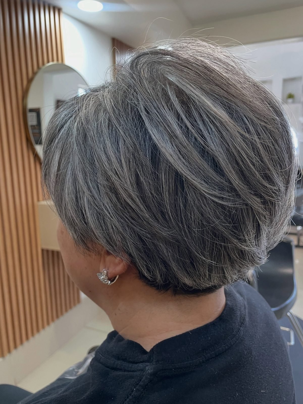 Corte corto con integración de canas